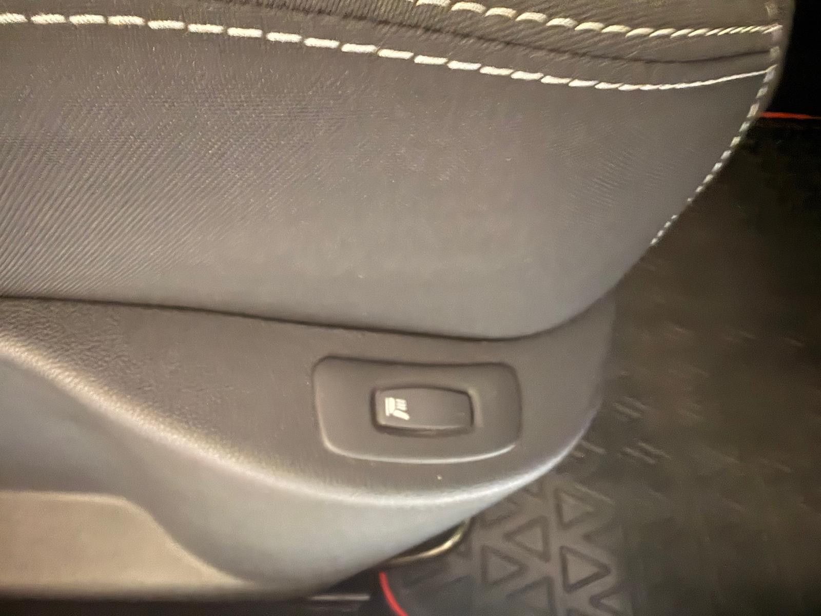 Fahrzeugabbildung Renault Clio IV Limited / KLIMA/ KEYLESS/TÜV SERVICE NEU