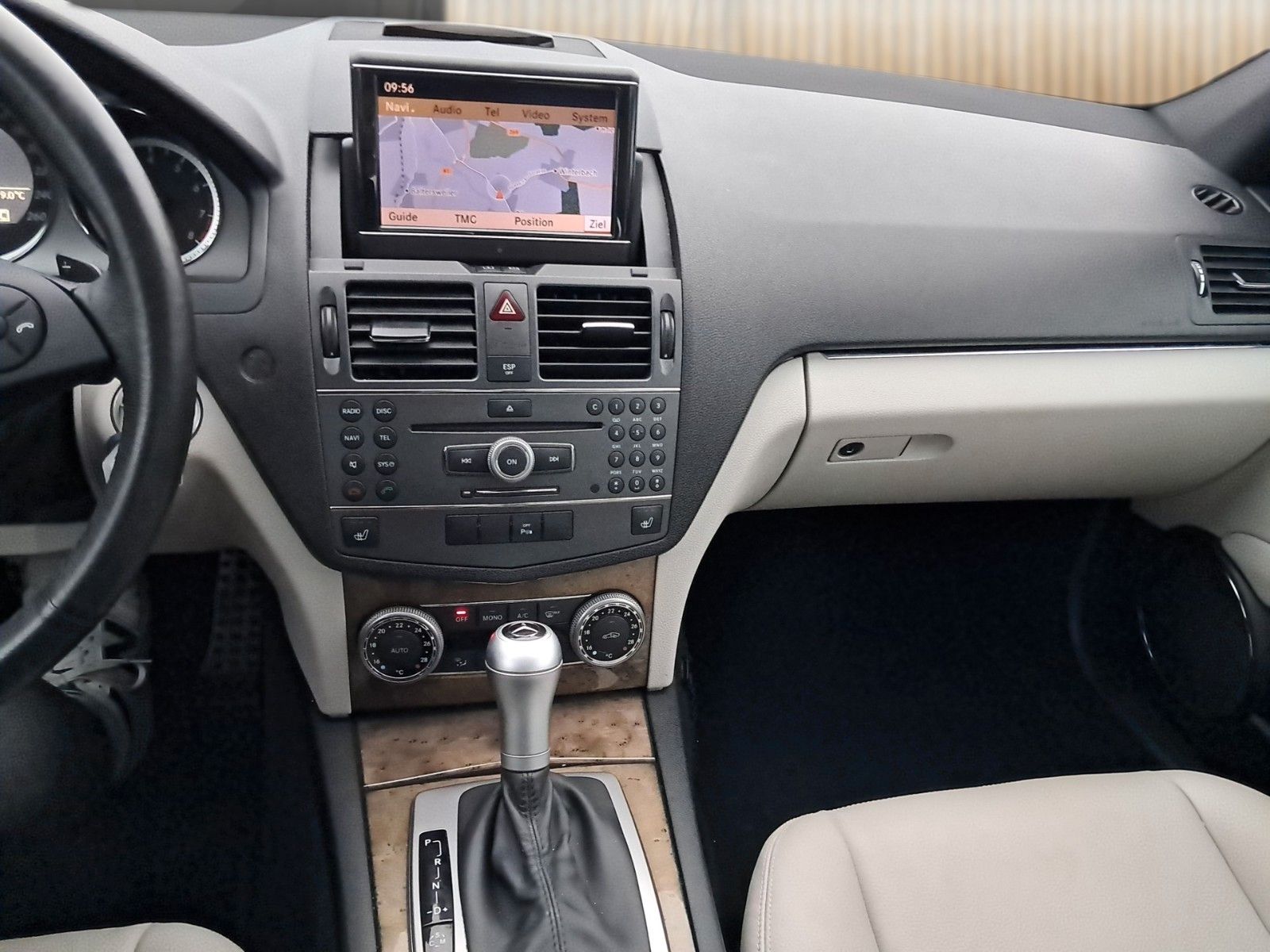 Fahrzeugabbildung Mercedes-Benz C 300 C Limousine C 300