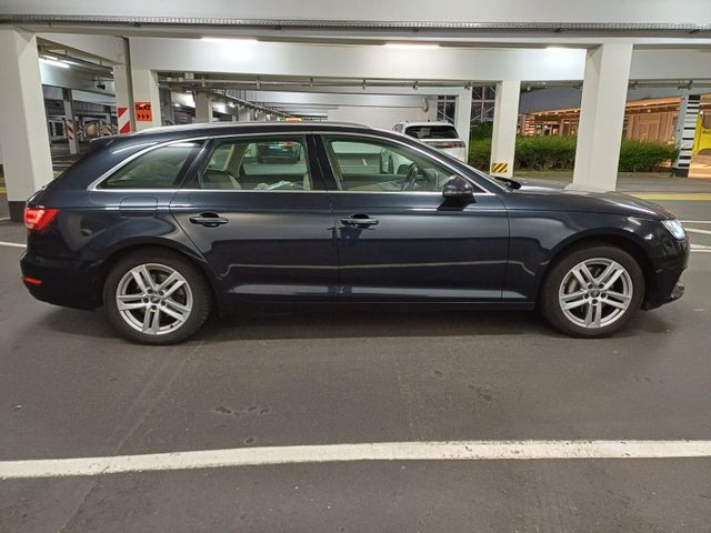 AUDI A4 Avant quattro design*Vollleder Beige*Navi*AHK