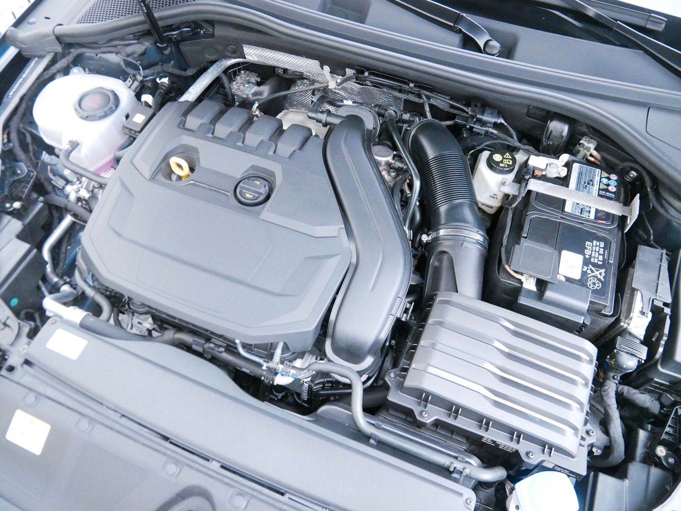 Fahrzeugabbildung Audi A3 Sportback 35TFSI advanc. NEU45T AHK DSG RFKSH