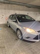 Ford Focus 2.0 - Ford Focus mit Diesel-Antrieb: Kleinwagen, mit Klimaanlage
