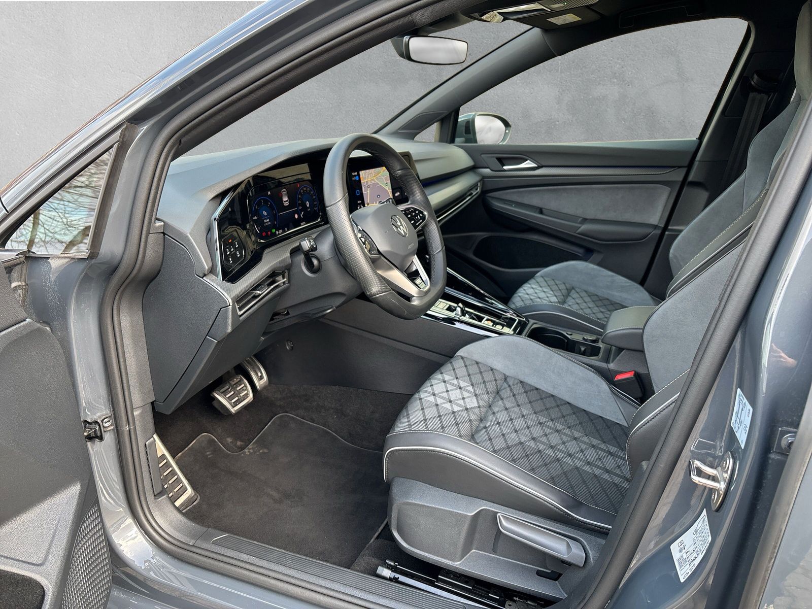 Fahrzeugabbildung Volkswagen Golf R-Line 2.0 TDI DSG RFK LED-Plus App-Connect