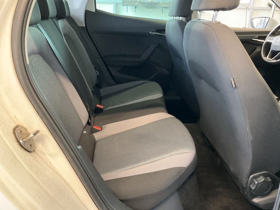 Fahrzeugabbildung SEAT Arona Style TSI DSG AHK SITZHEIZUNG ALU 1.HAND