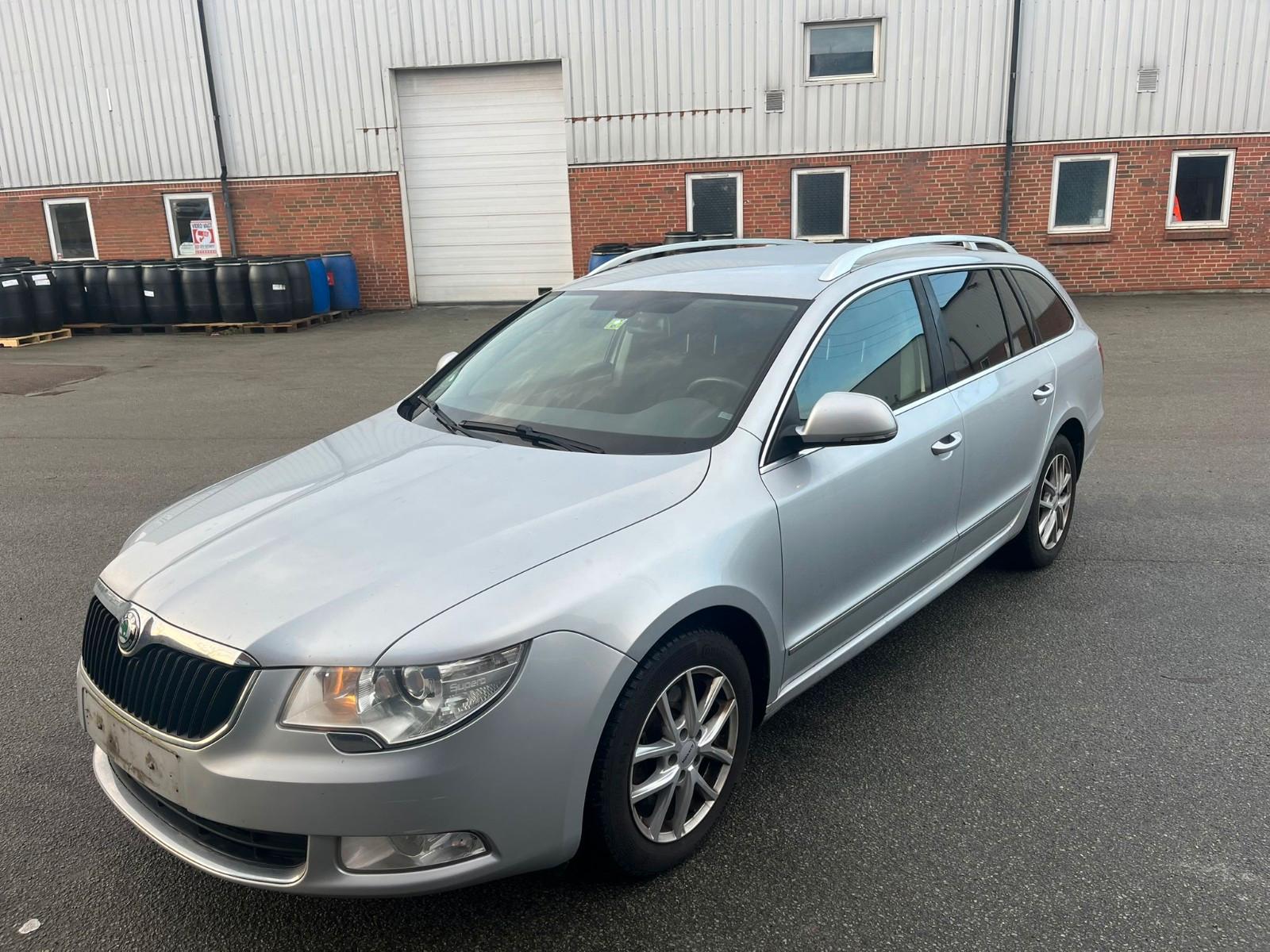 Skoda Superb 2.0 TDI 125kW DSG Elegance Combi