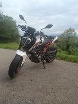 KTM Duke 125 mit Griffheizung  - KTM FREIBURG