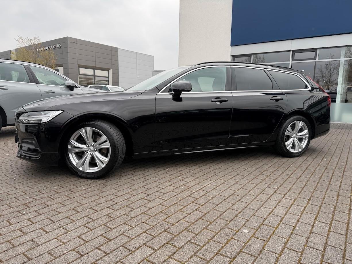 Volvo V90 B4 Kombi Momentum Pro