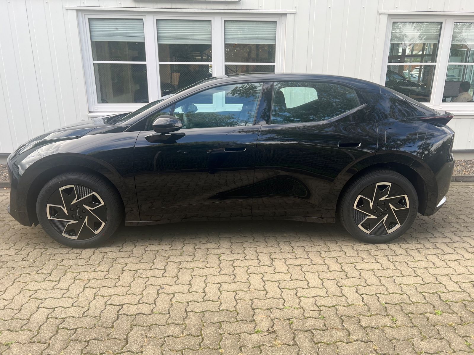 Lynk & Co 02