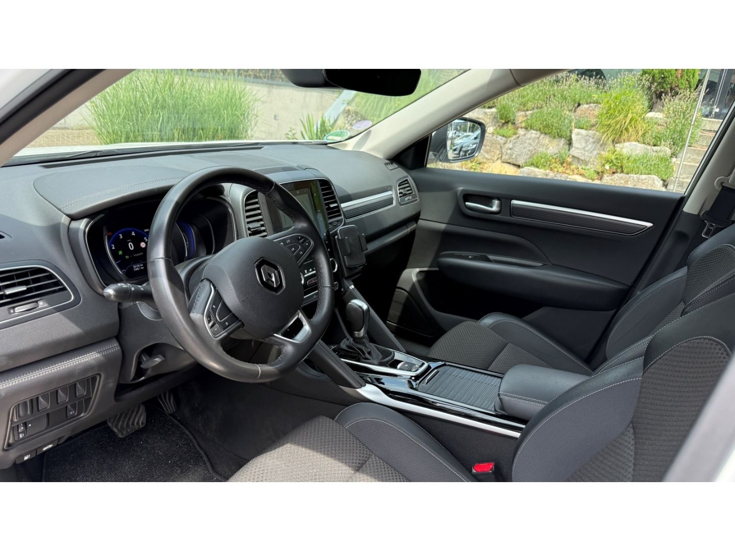 Fahrzeugabbildung Renault Koleos Intens TCE 160 EDC Navi Soundsystem LED A