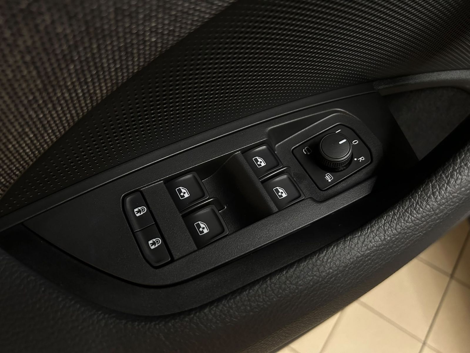 Fahrzeugabbildung SKODA Kodiaq 2.0 TDI DSG 4x4 Select 7SI+MEMO+LED++AHK+