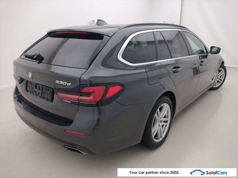 BMW 530 d Touring Aut. Pano LED HUD Ambient ACC Nav imagem 3