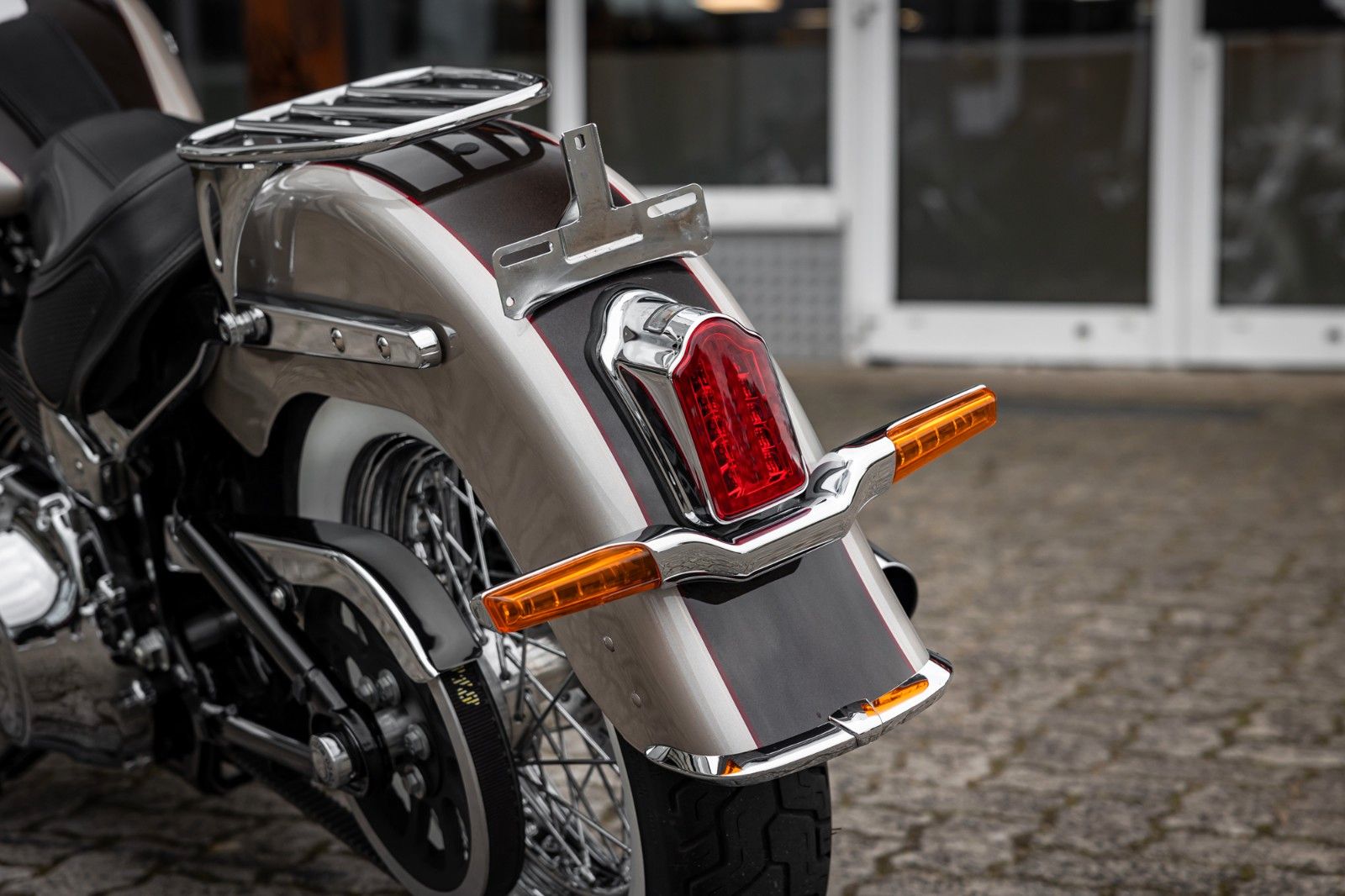 Fahrzeugabbildung Harley-Davidson SOFTAIL DELUXE FLDE - JEKILL & HYDE - NEUWERTIG