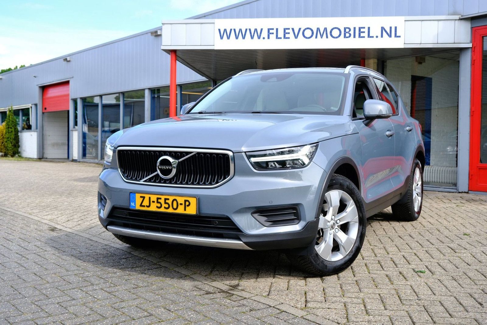 VOLVO XC 40