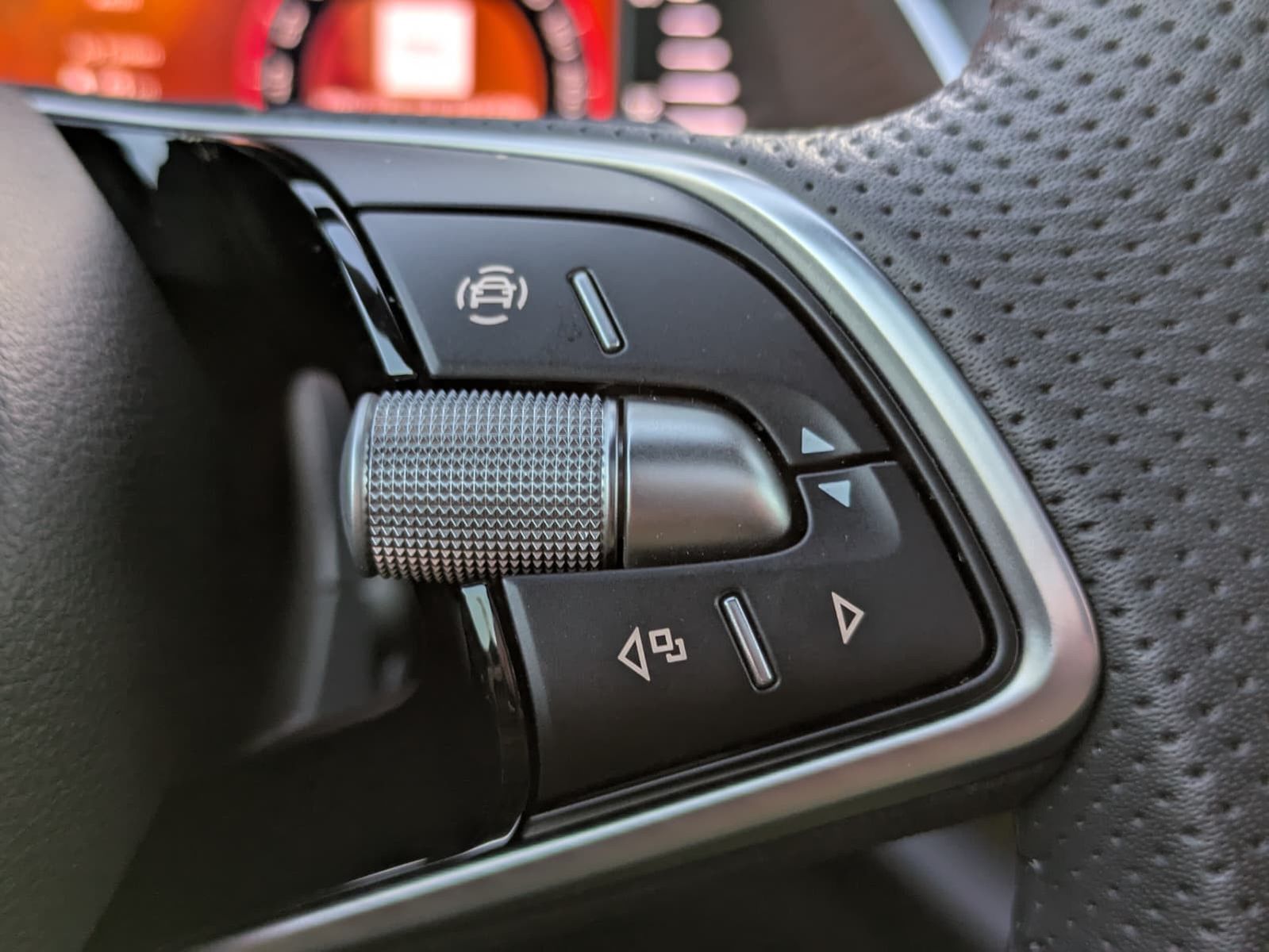 Fahrzeugabbildung SKODA Octavia 1.5 DSG Sportline PANO*MATRIX*AHK*5J.GAR