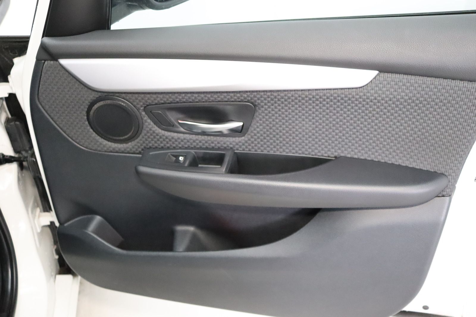 Fahrzeugabbildung BMW 218 i Active Tourer LED * Navi * PDC * Sitzhzg.