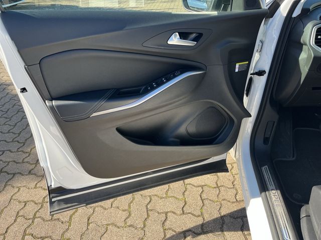 Opel GRANDLAND ULTIMATE HYBRID AT8