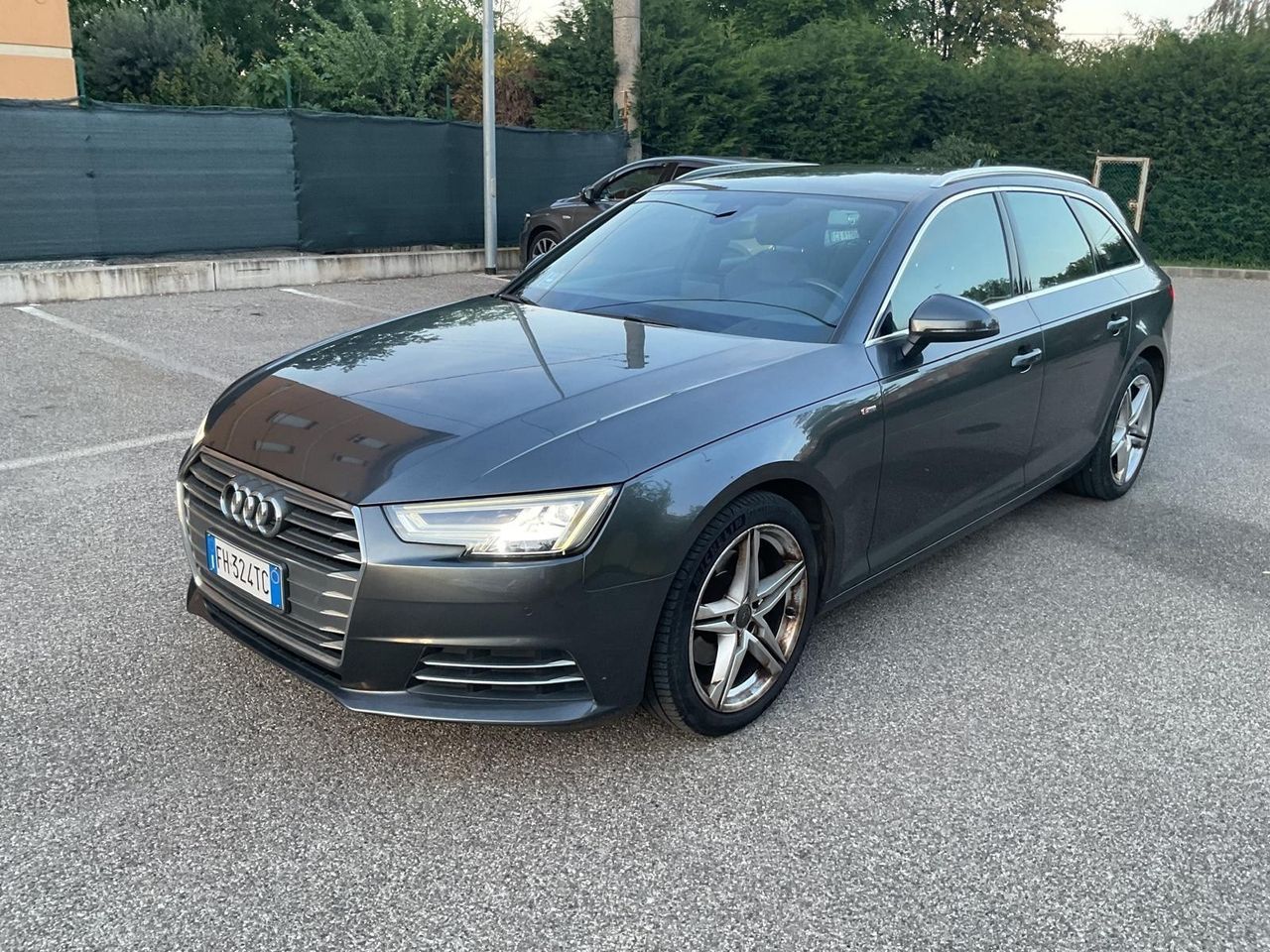AUDI A4