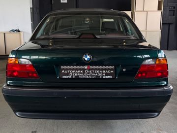 BMW 728 - 5