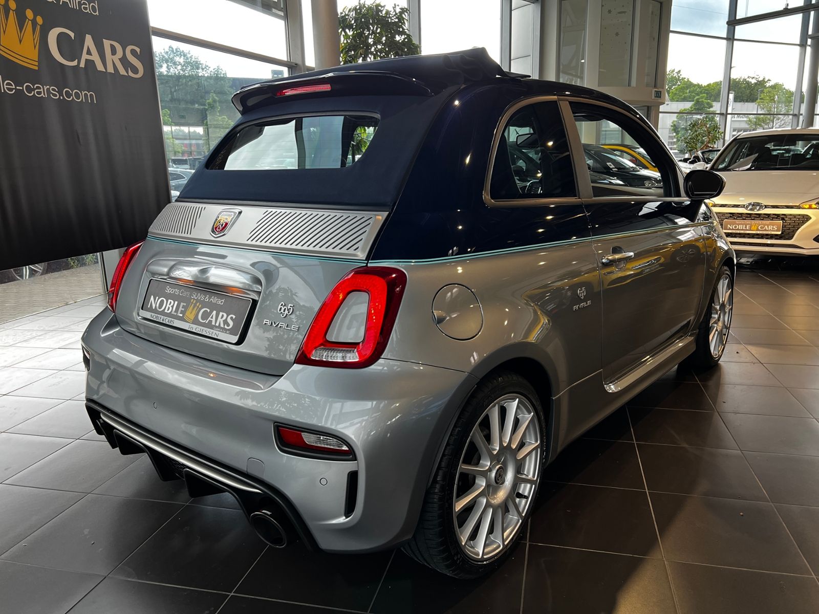 Fahrzeugabbildung Abarth 695C Rivale 175th Anniversary XEN NAVI LEDER Sit