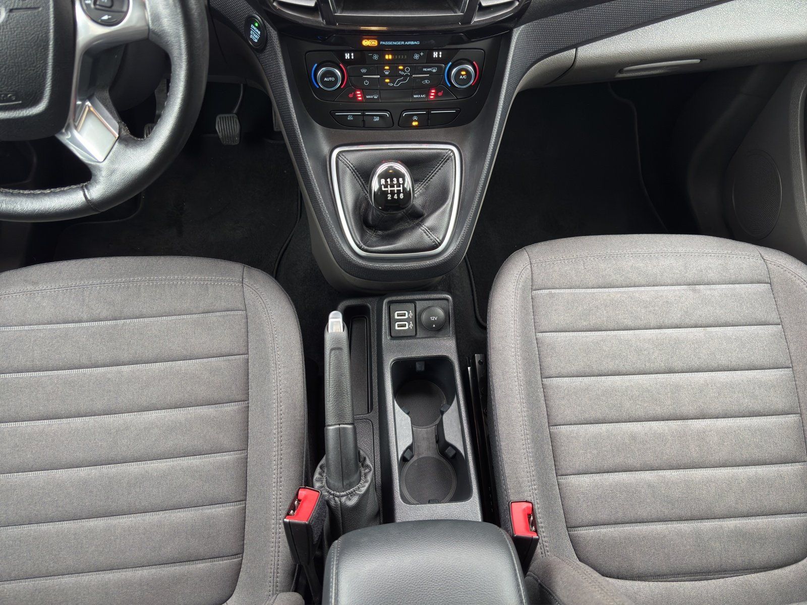 Fahrzeugabbildung Ford Tourneo Connect 1.5 TDCi Titanium Bi-Xe/ACC/PANO