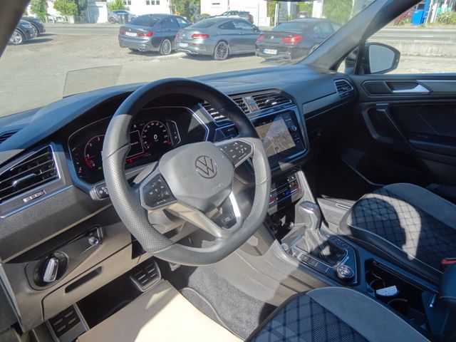Fahrzeugabbildung Volkswagen Tiguan Allspace R-Line/4x4/HUD/Pano/Matrix/AHK/