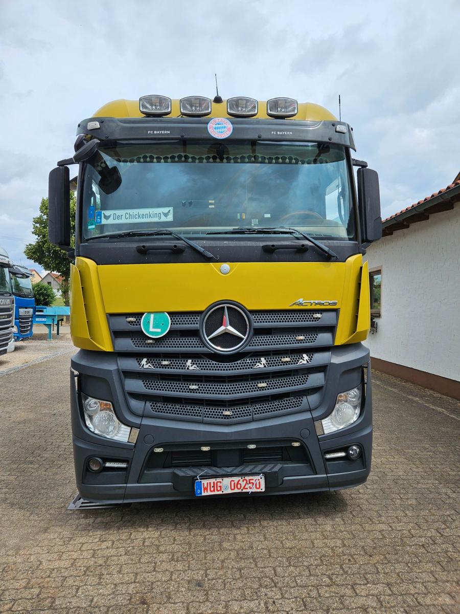 Mercedes-Benz Actros 2551