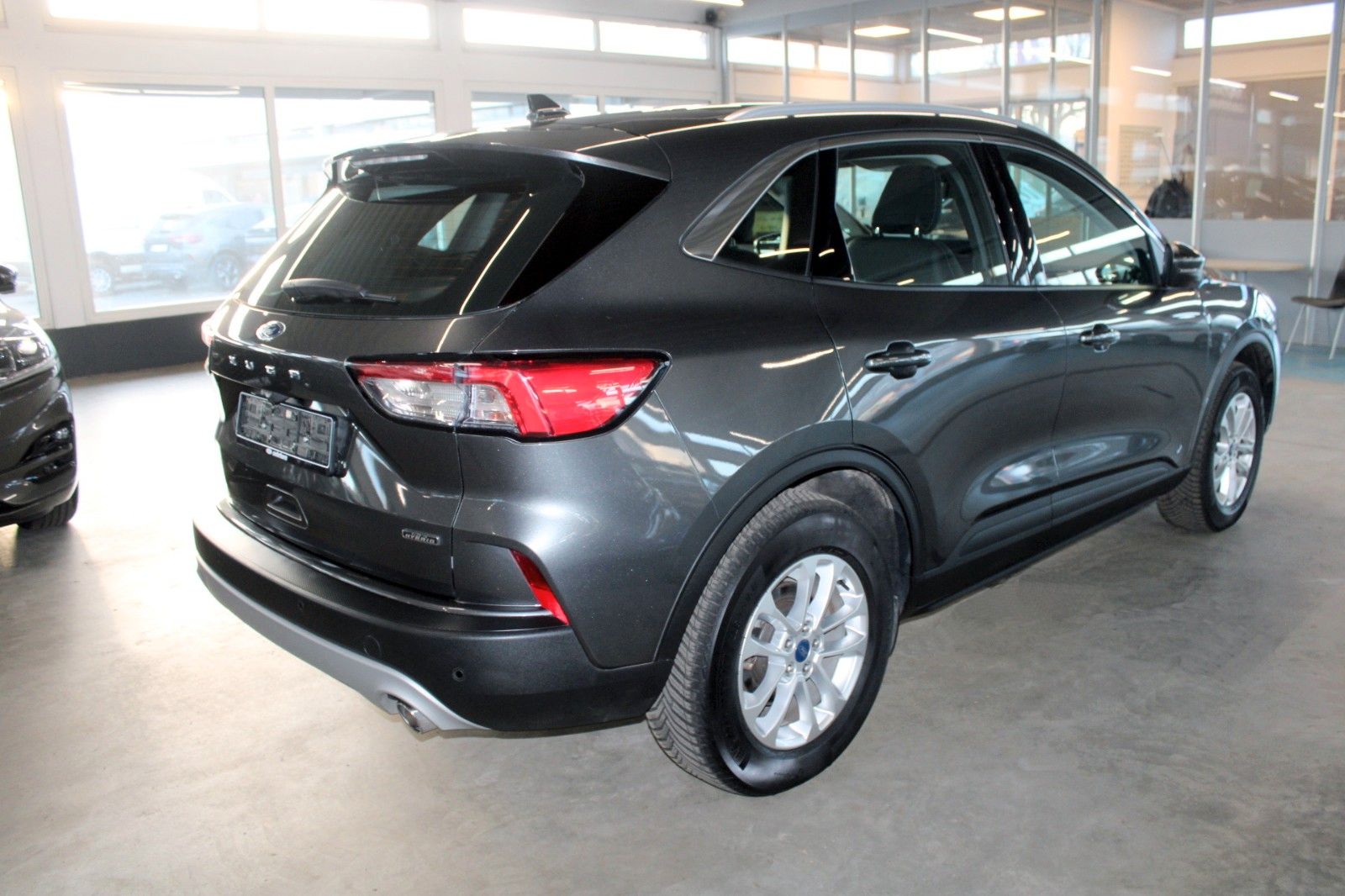Fahrzeugabbildung Ford Kuga 2.5 PHEV Titanium LED Panodach WinterPaket