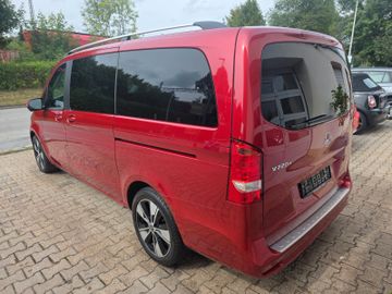 Mercedes V 220 - 6