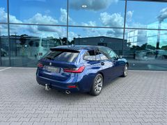 Fahrzeugabbildung BMW 320d SportLine Autom. LED AHK Navi HUD Pano 17"