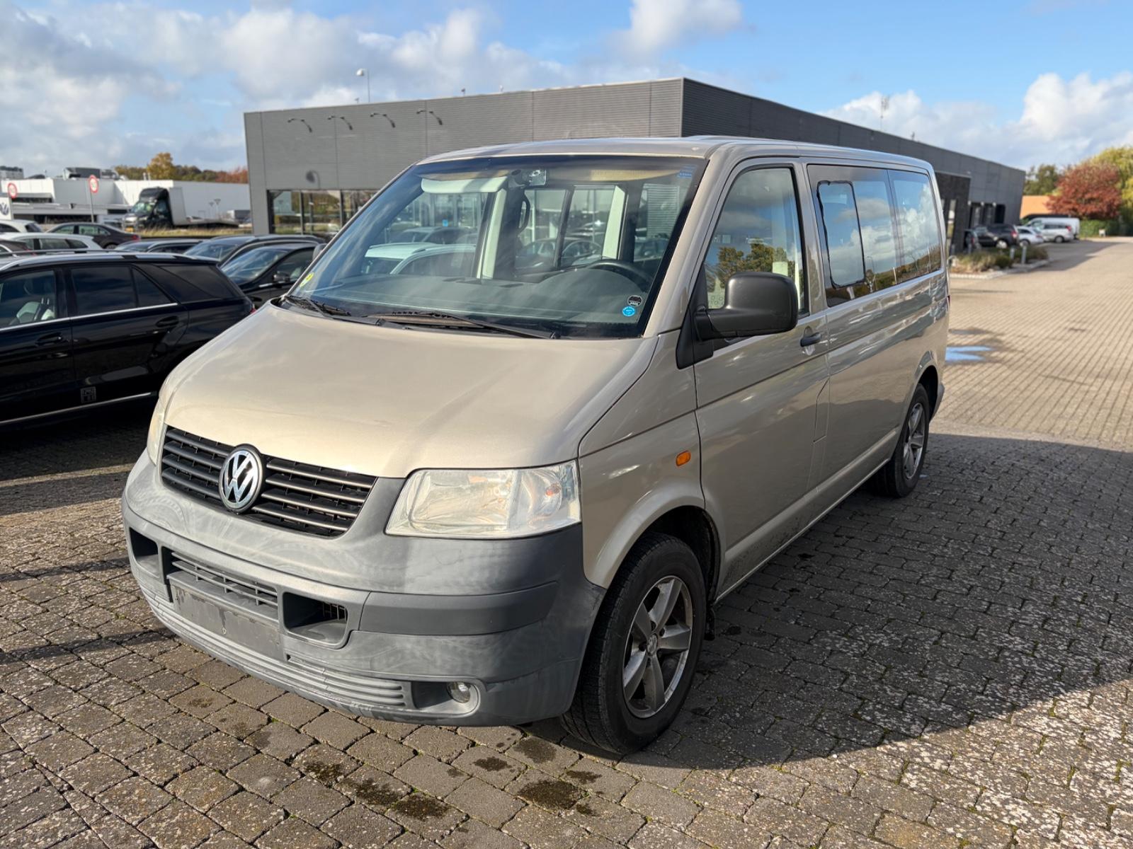 Volkswagen T5 Shuttle