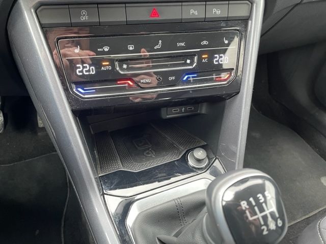 T-Roc 1.5 TSI Style Navi Leder AHK digitales Coc