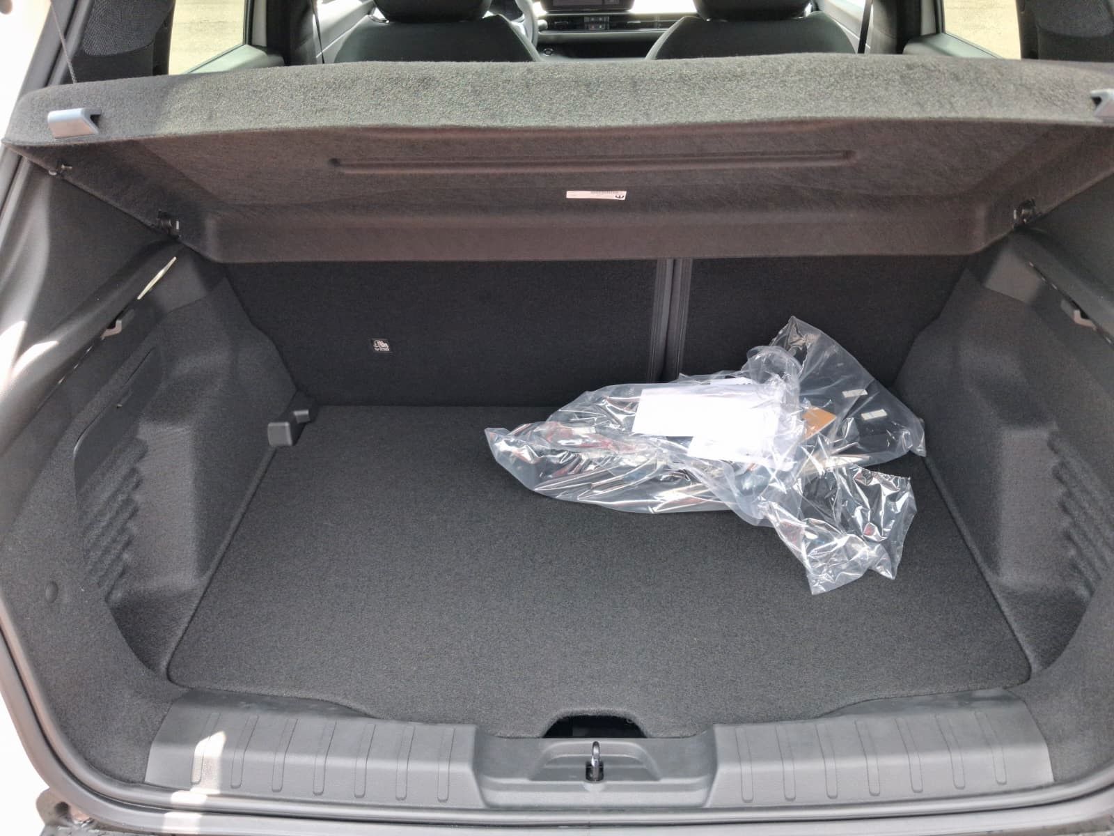 Fahrzeugabbildung Jeep Altitude Black Edition Leder Massage ACC
