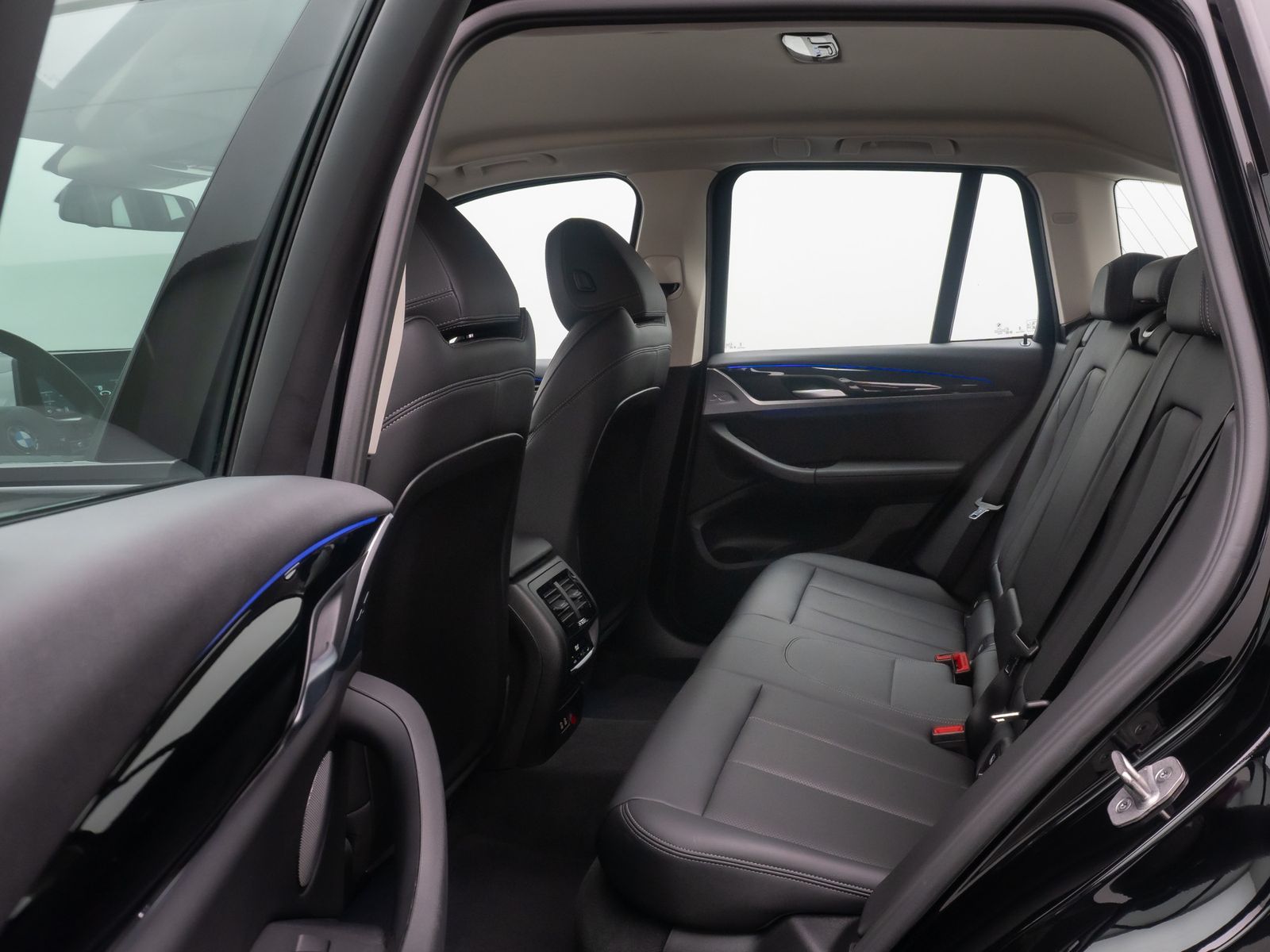 Fahrzeugabbildung BMW X3 xD20d AHK Kamera DAB Leder Sportsitz 18Zoll