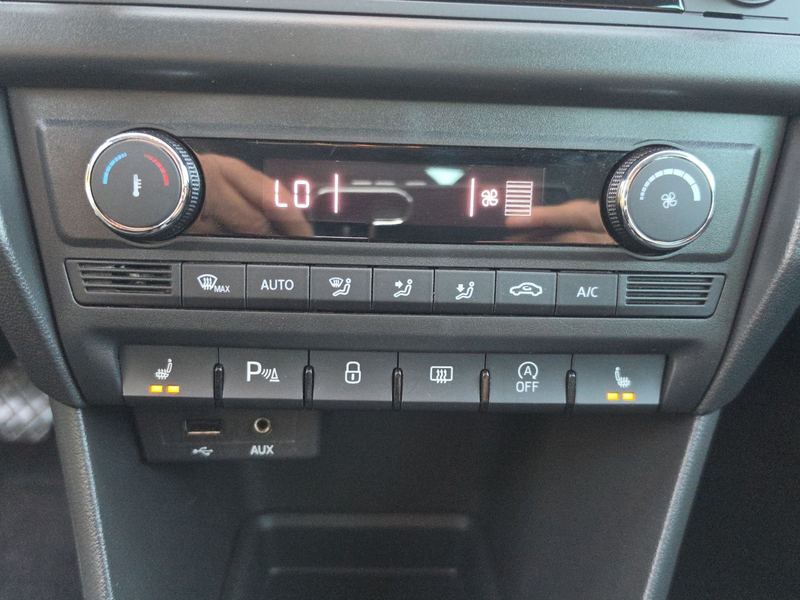 Fahrzeugabbildung SEAT Toledo Style TÜV SERVICE NEU
