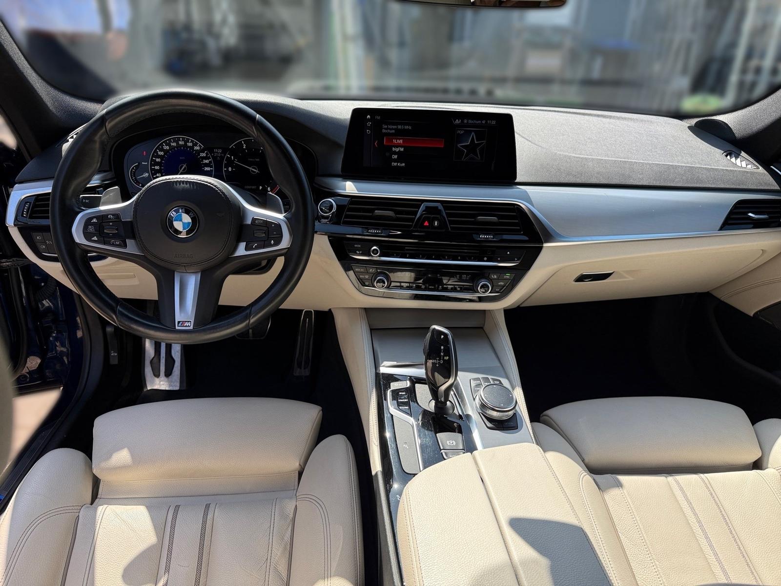 BMW 520d M SPORTPAKET+PANORAMA+AHK+MASSAGE+NIGHT VIS