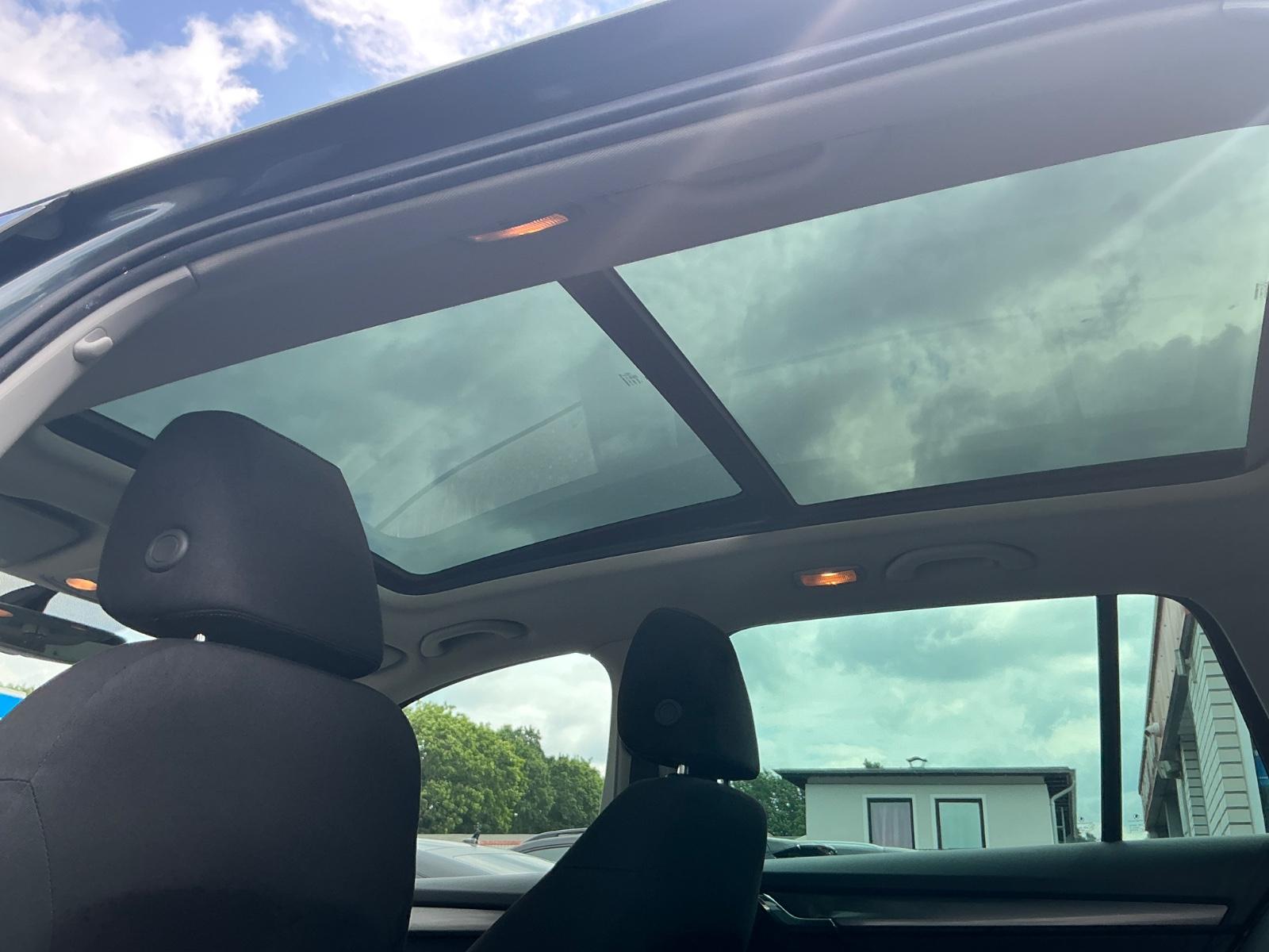 Skoda Octavia Combi Ambition 1.8 TSI SHZ BT PDC NAVI