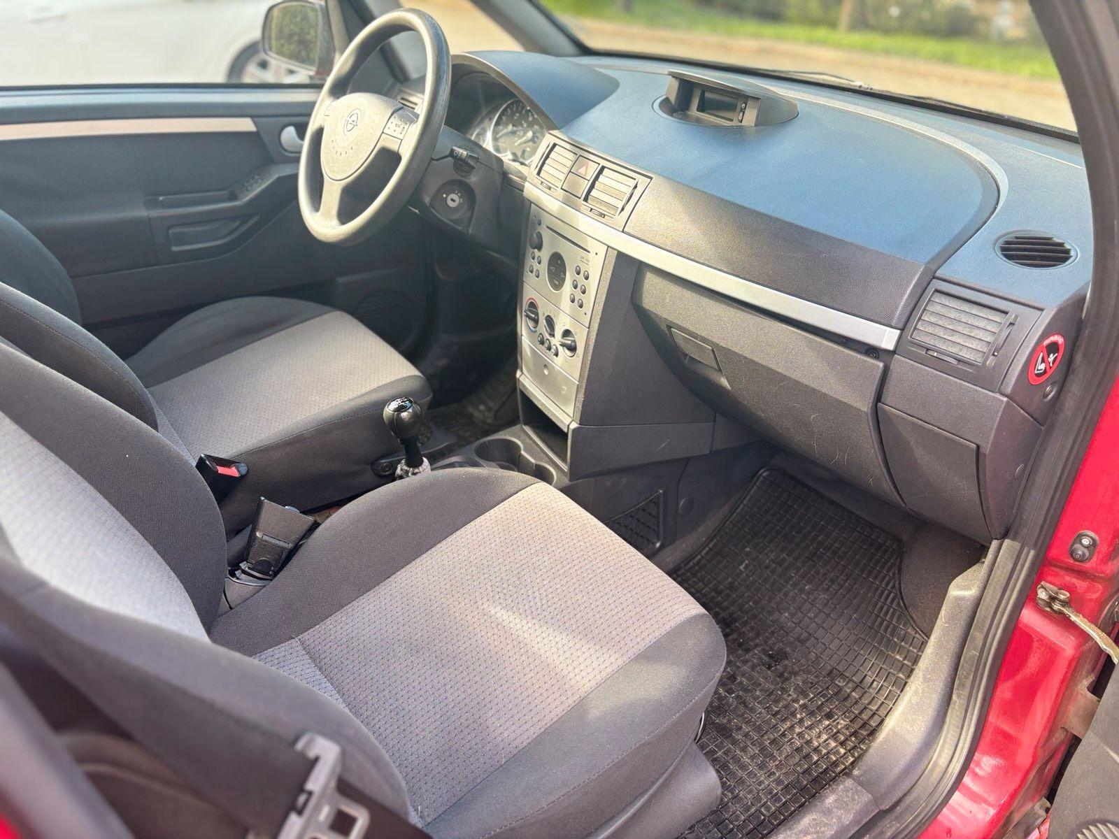 Opel Meriva 2004 — interior