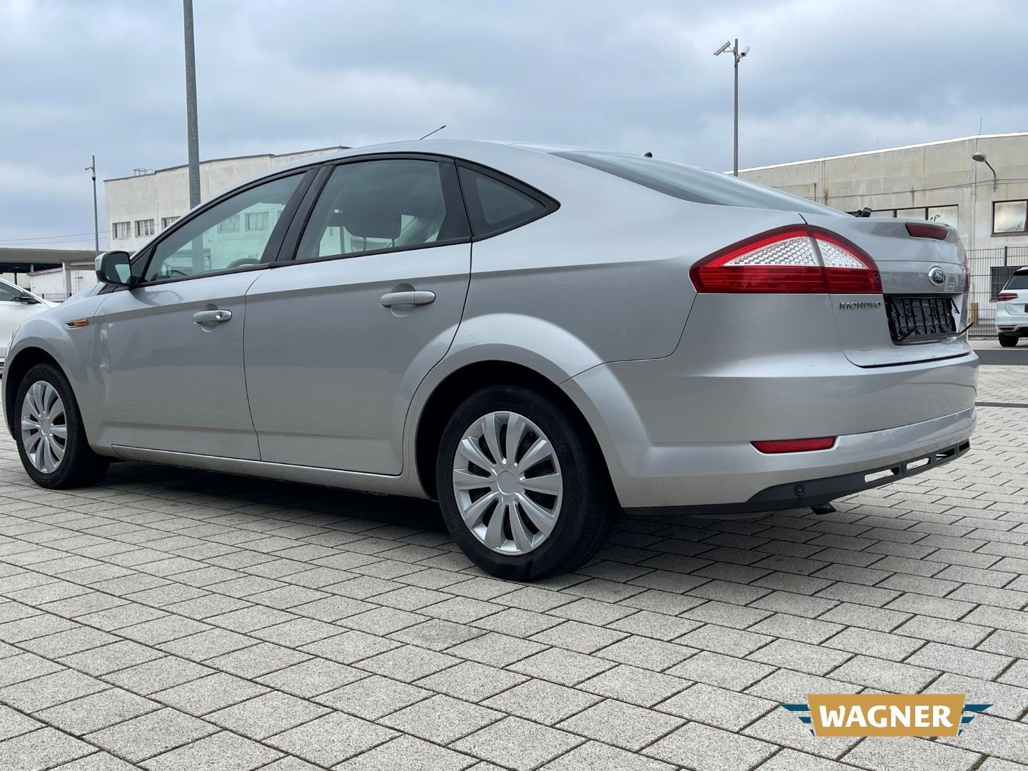 Fahrzeugabbildung Ford Mondeo Trend 1.6 Klimaautomatik  Tüv 05/2025