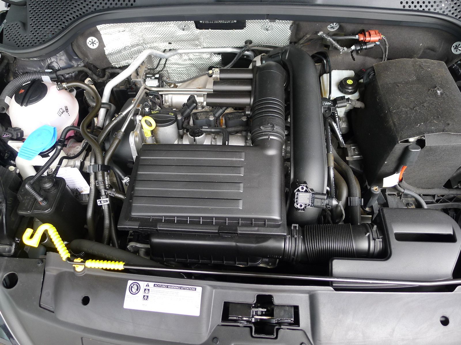 Volkswagen Beetle Cabrio DSG schwarz R-Line foto 13