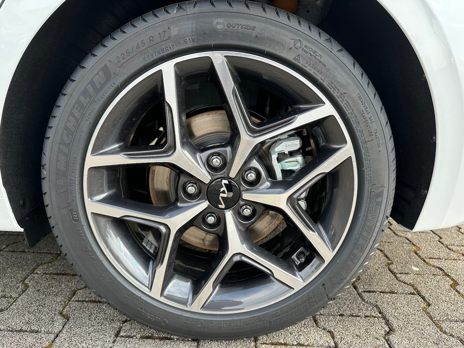 Fahrzeugabbildung Kia cee'd Sportswagon 140PS DCT7 Platinum Glasdach
