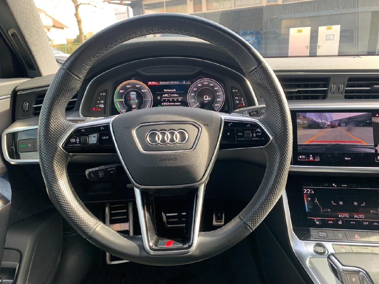 Fahrzeugabbildung Audi A6 Avant 55 TFSI e quattro sport +Business-Paket