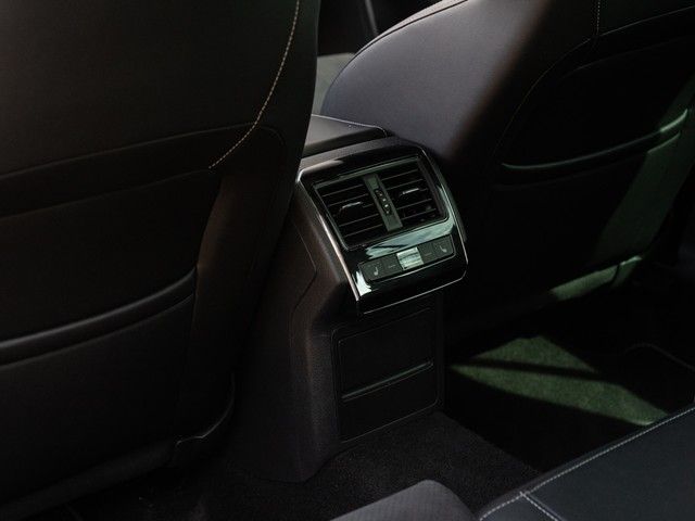 Superb Combi 1.4 iV Sportline DSG AHK+MATRIX+360