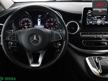 Mercedes V 220 - 10