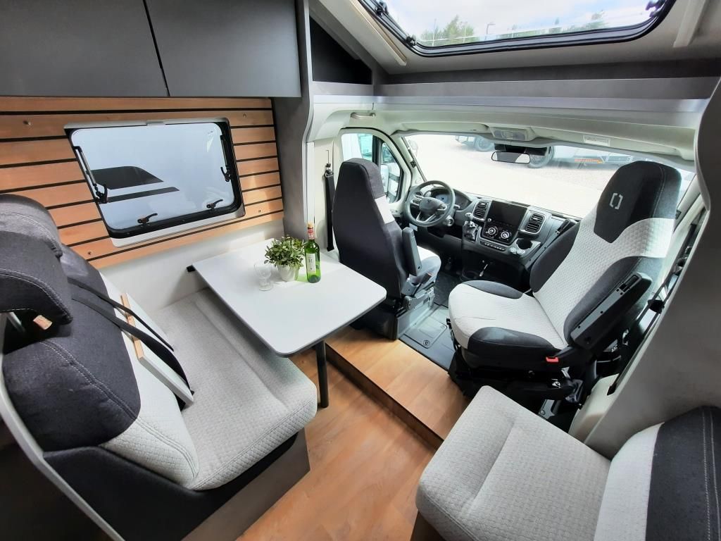 Fahrzeug Übersicht 9 Fahrzeugabbildung Crosscamp EXPDN 7.4 E Verfüg./Sparen 3.779,- €