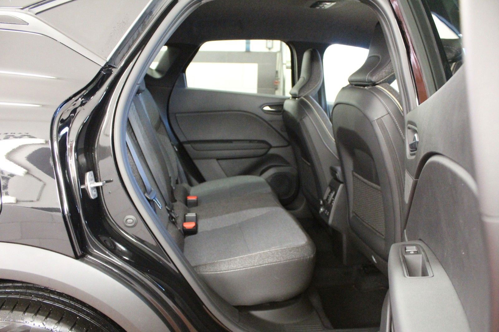 Fahrzeugabbildung Renault Captur Mild Hybrid 140 EDC Techno*Safety Paket*