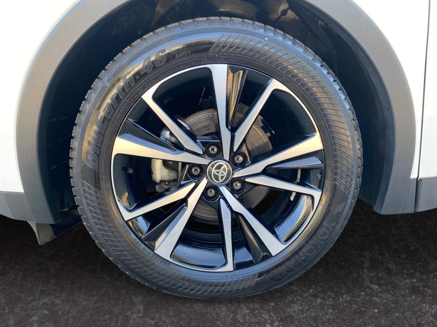 Toyota C-HR 1.8 Hybrid TeamD*NAVI*TECHNIK-PAKET*PDC*SHZ