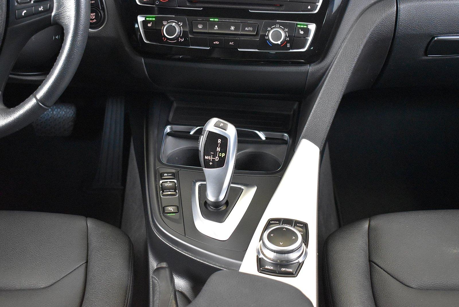 BMW 318d Advantage Steptronic *LED*Navi*Leder*AHK