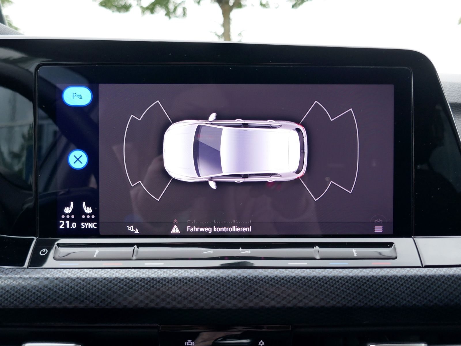 Fahrzeugabbildung Volkswagen Golf VIII UNITED 1.0 TSI | LED PDC Navi App