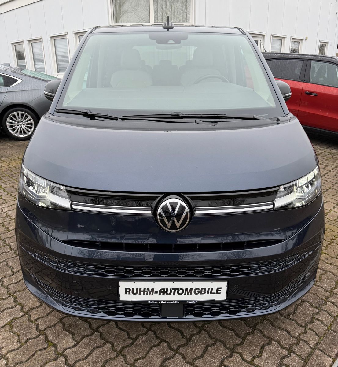 Volkswagen T7 Multivan 2.0TDI el.Türen Anhängerkupplung imagem 3
