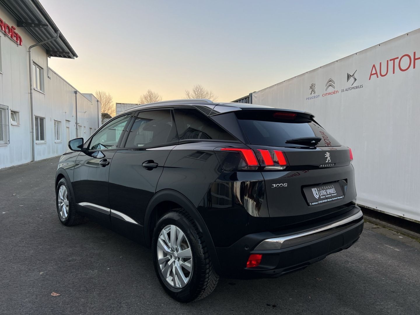 Fahrzeugabbildung Peugeot 3008 Allure PureTech 180 1.6 AHK-abn. Navi