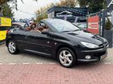 Peugeot 206CC 1.6 Roland Garros*Cabrio*Leder*Klima*Szhz* - Peugeot 206 mit Benzin-Antrieb: Cabrio